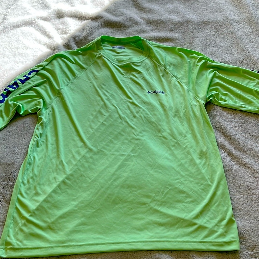 Columbia large Omni-shade long sleeve shirt. Never been worn lime green